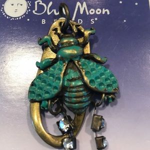 Bee pendant- all pendants 5/$30